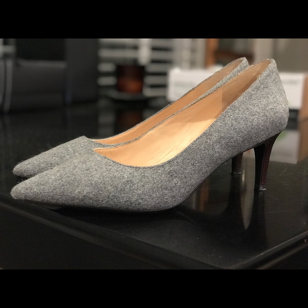 Nine West kitty heel pump. Used once.